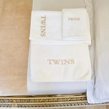 Twins Apartment *